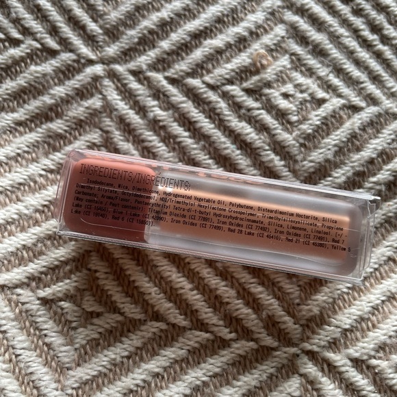 About-face  Paint-it Matte Lip Color Colour: SAD SONG - Picture 2 of 7